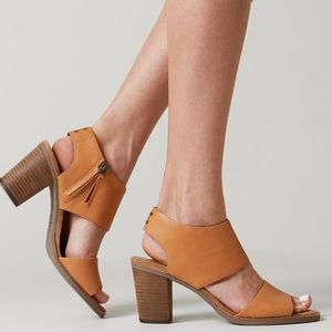 TOMS Majorca Cutout Tan Leather Heels